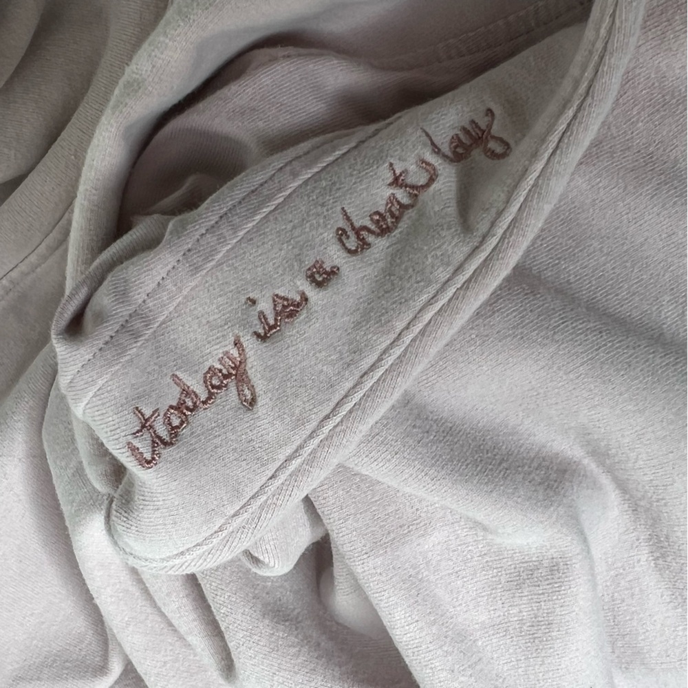 Lululemon Stress Less Pullover, Porcelain Pink, size 6 - Picture 6 of 7